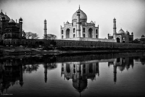 Taj-Mahal571b8e1cec74c7a93.jpg